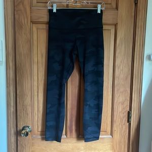 Lululemon Wunder Under Tight 25”
